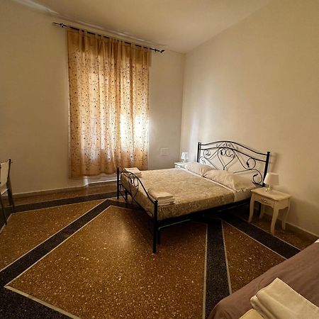 Hostel B&B Pisa Buitenkant foto