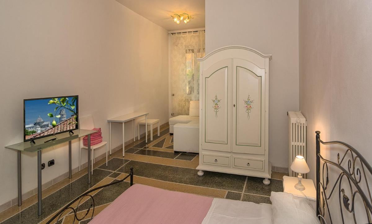 Hostel B&B Pisa Buitenkant foto