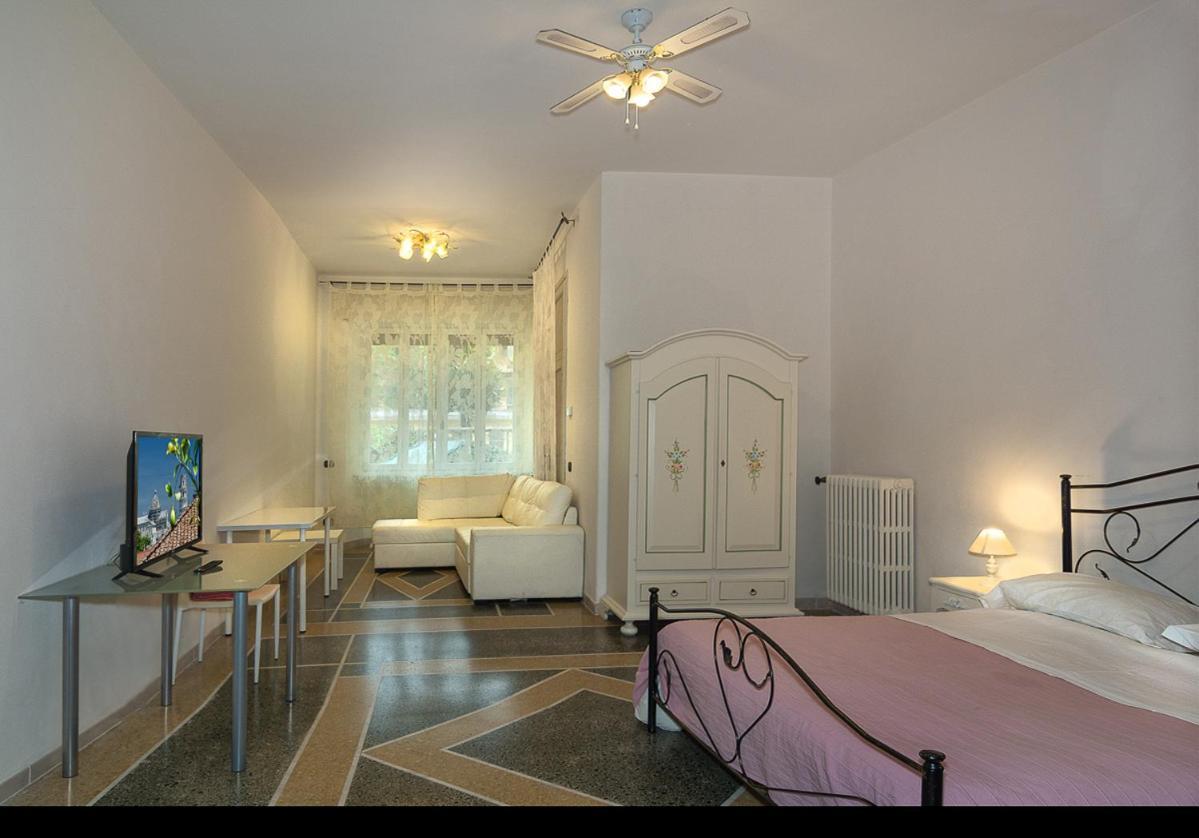 Hostel B&B Pisa Buitenkant foto