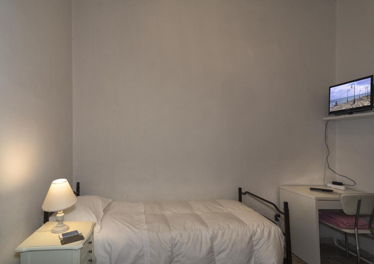 Hostel B&B Pisa Buitenkant foto