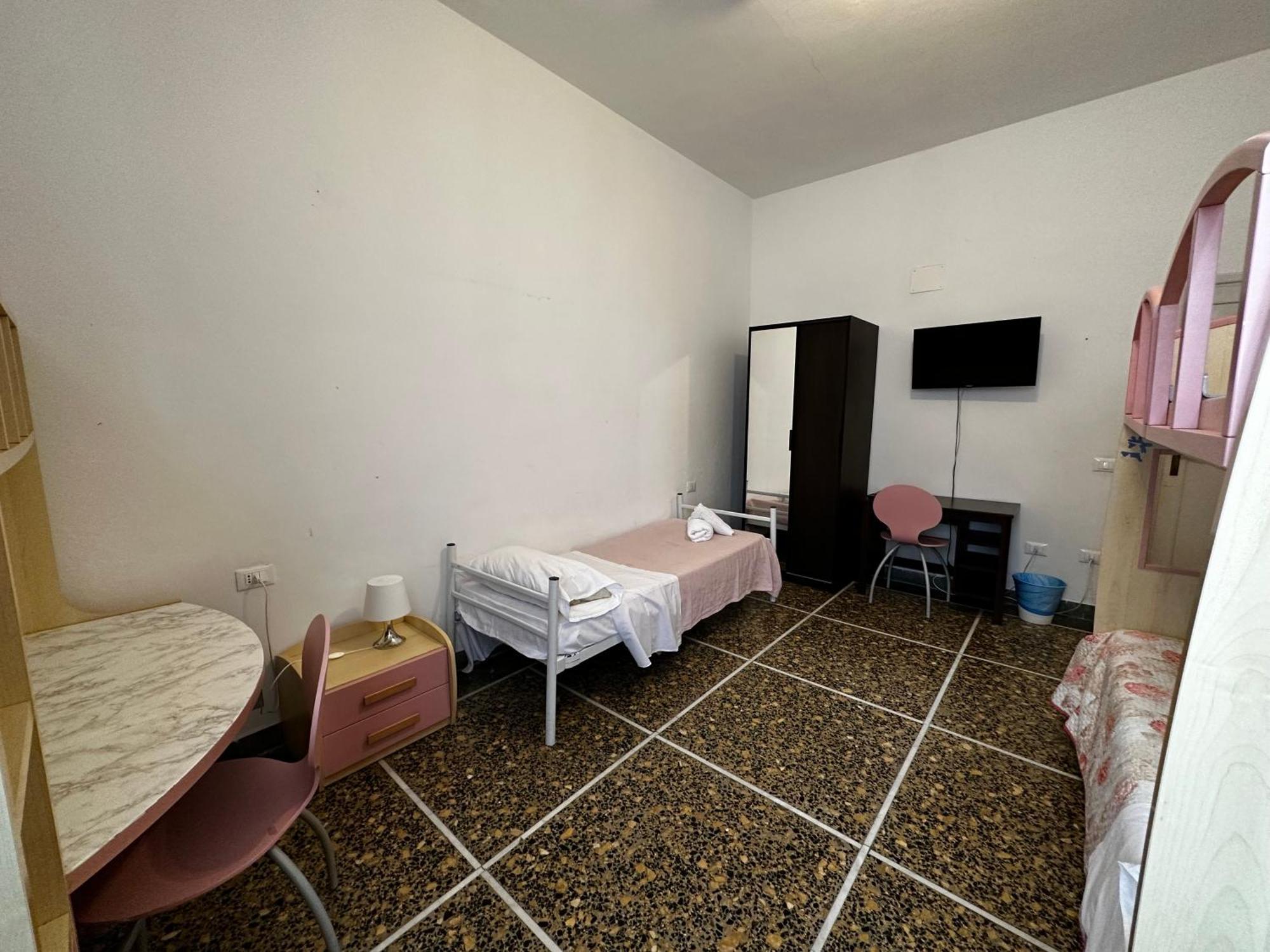 Hostel B&B Pisa Buitenkant foto
