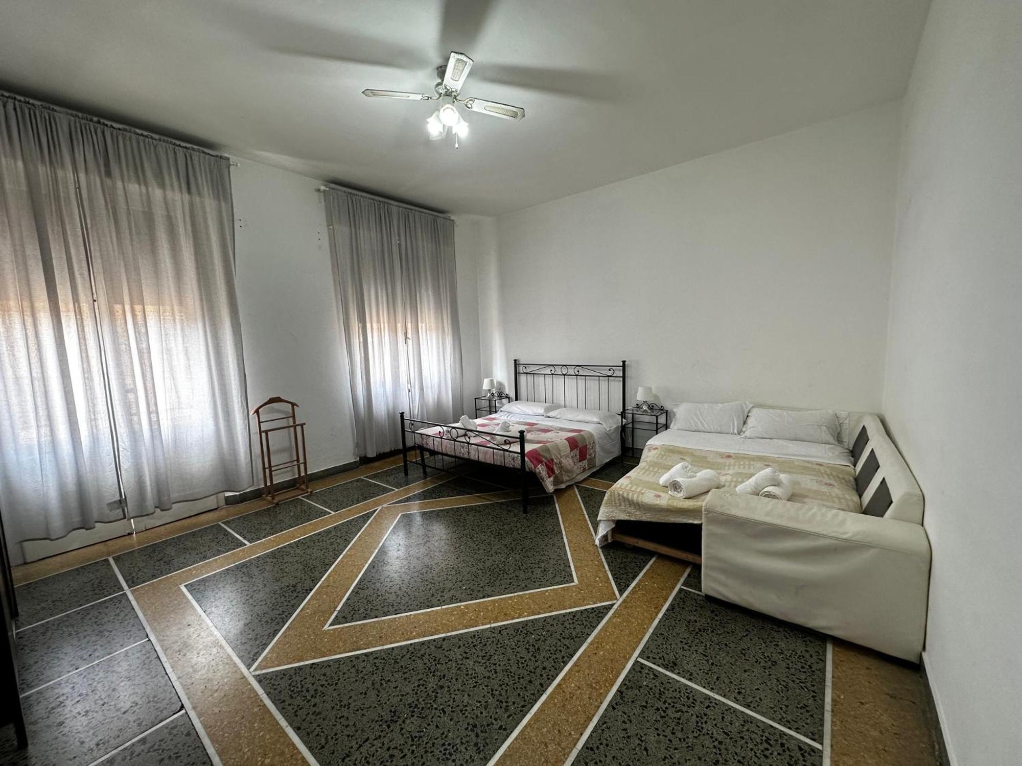 Hostel B&B Pisa Buitenkant foto
