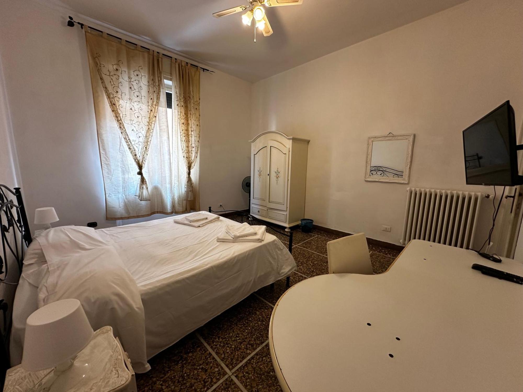 Hostel B&B Pisa Buitenkant foto